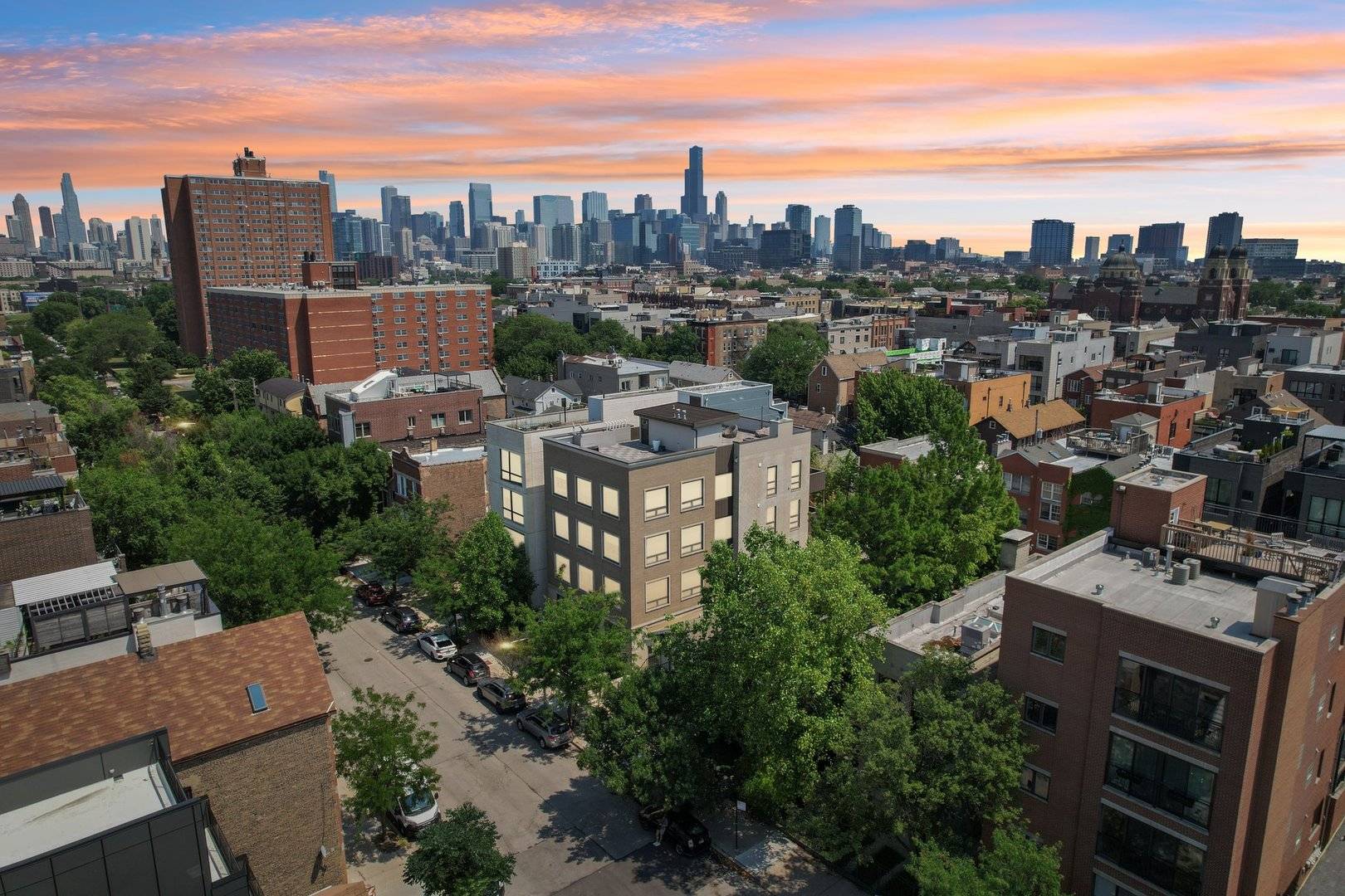 Chicago, IL 60642,1529 W Chestnut Street #102