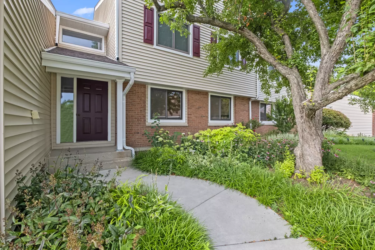 Buffalo Grove, IL 60089,112 Autumn Court #112