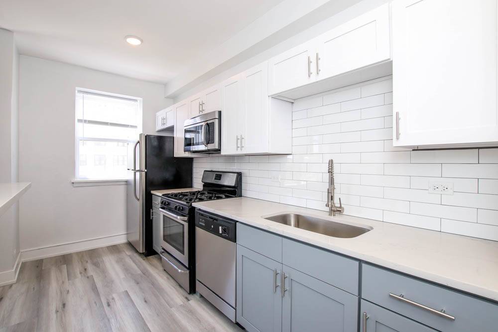 Chicago, IL 60660,5920 N Ridge Avenue #324