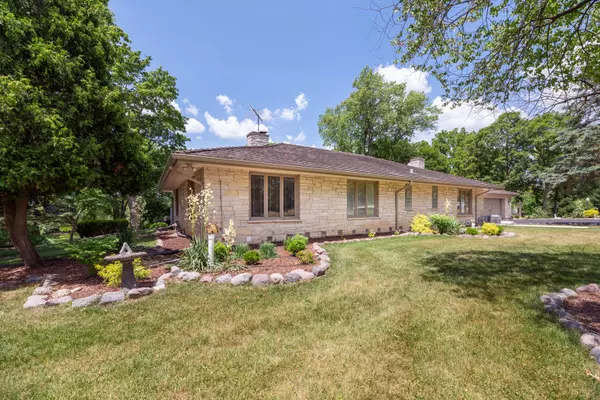 Inverness, IL 60067,1090 Roselle Road