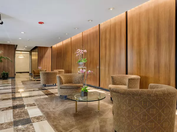 Chicago, IL 60610,1212 N Lake Shore Drive #12CN