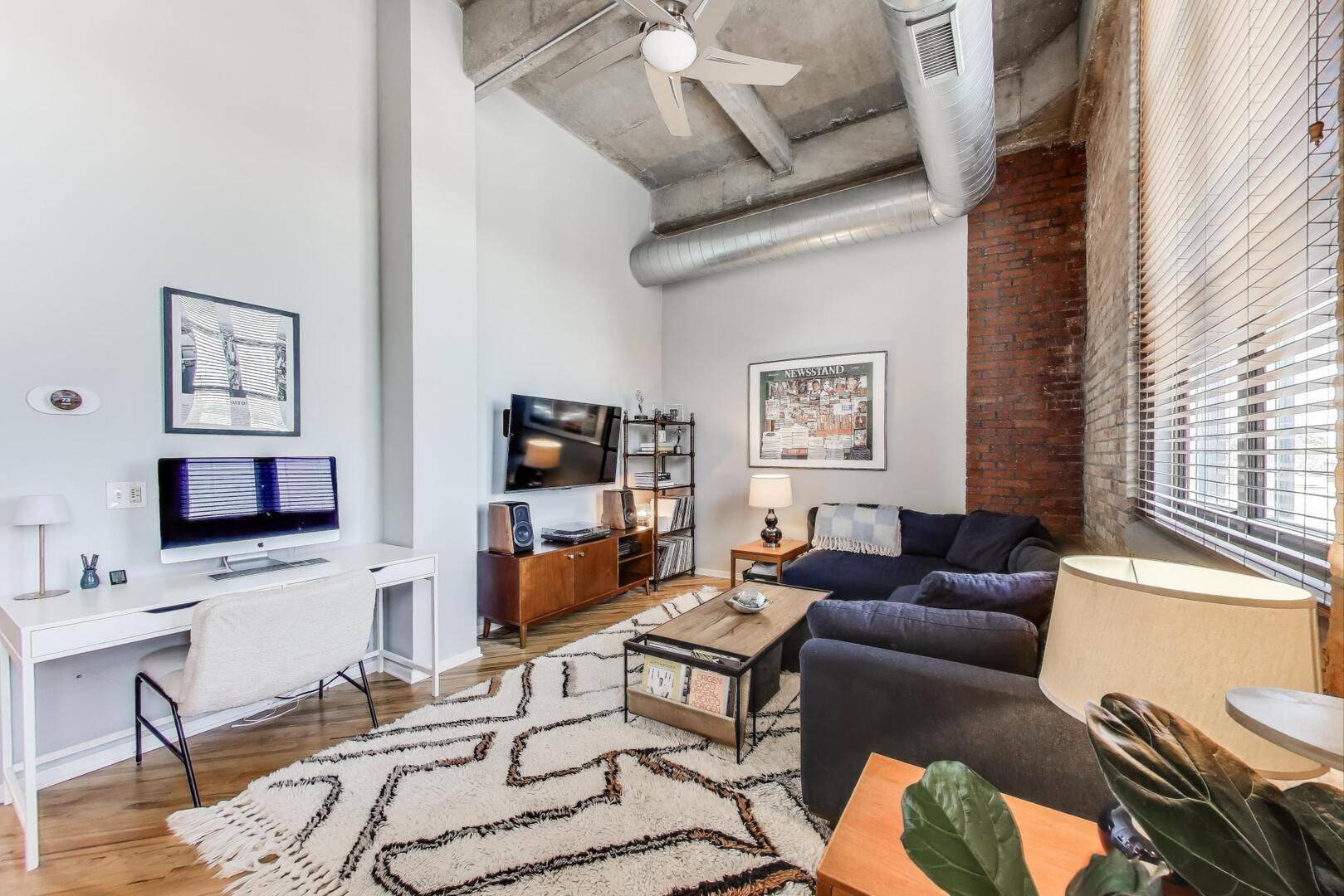 Chicago, IL 60622,1735 N Paulina Street #422
