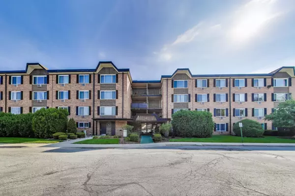 Arlington Heights, IL 60005,1227 S Old Wilke Road #304