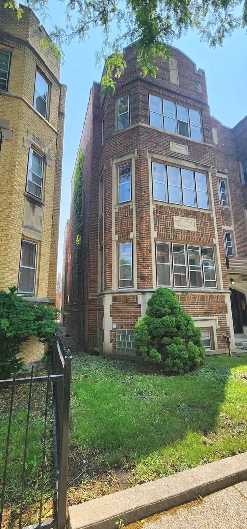 Chicago, IL 60620,9243 S Laflin Street #3S