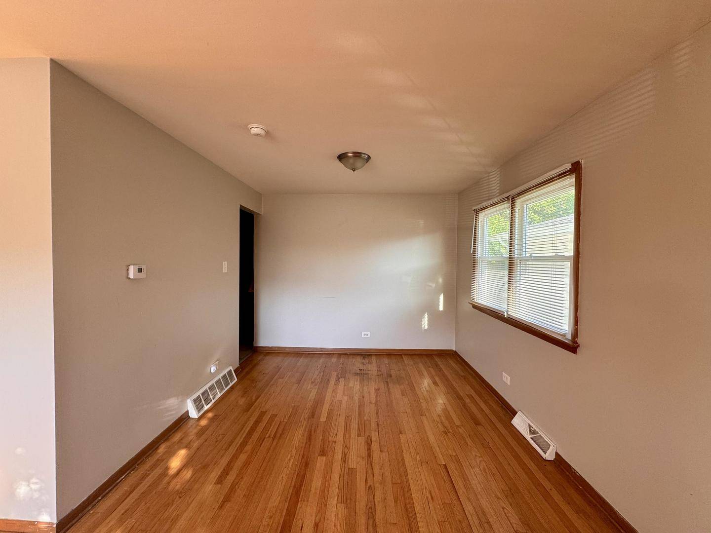 South Holland, IL 60473,15542 S Park Avenue