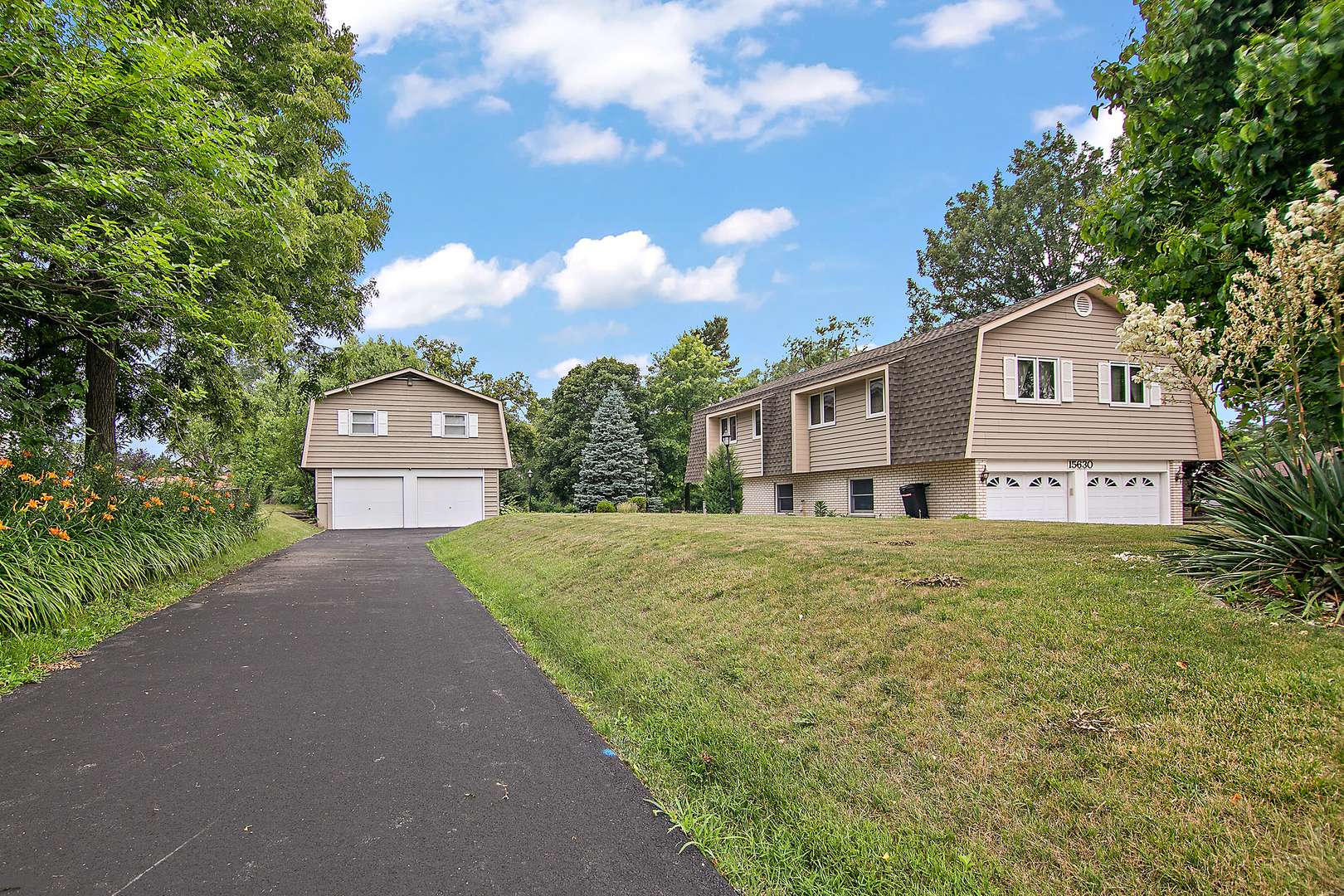 Oak Forest, IL 60452,15630 Le Claire Avenue