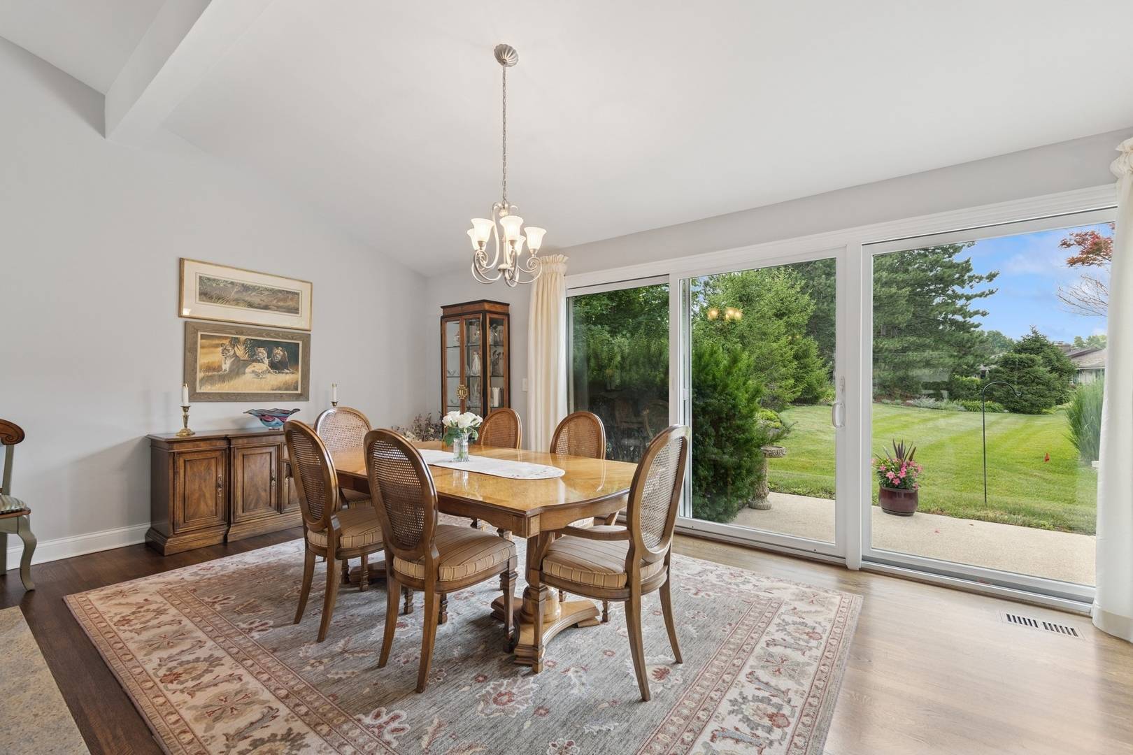 Oak Brook, IL 60523,100 Briarwood Circle