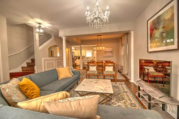 Chicago, IL 60612,2718 W Washington Boulevard