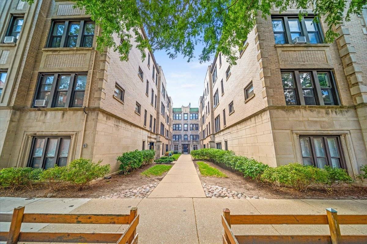 631 W ROSCOE Street #D3, Chicago, IL 60657