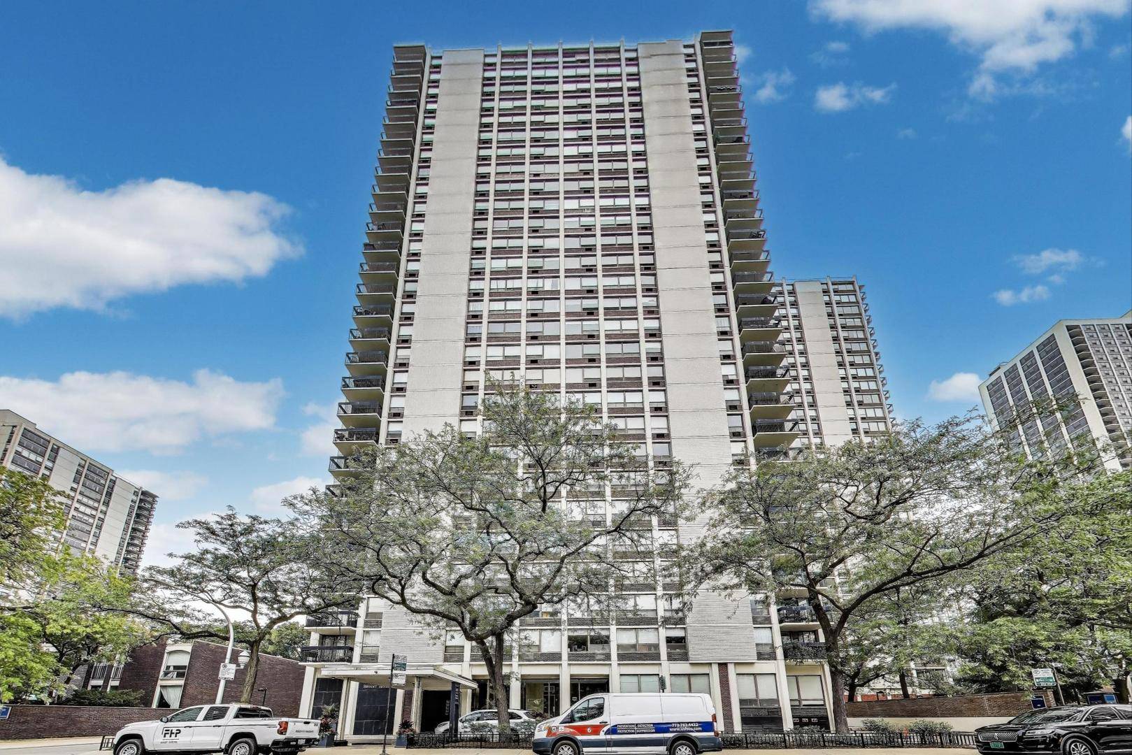 1455 N Sandburg Terrace #1903, Chicago, IL 60610