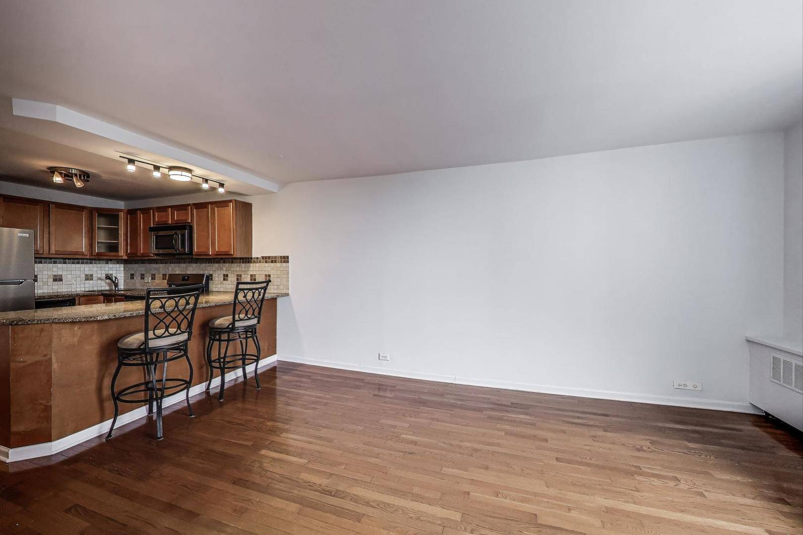 Chicago, IL 60610,1455 N Sandburg Terrace #1903