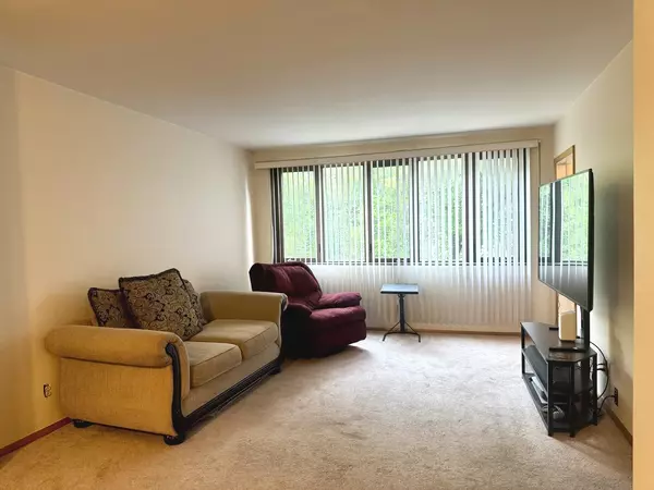Chicago, IL 60616,3207 S Wells Street #2