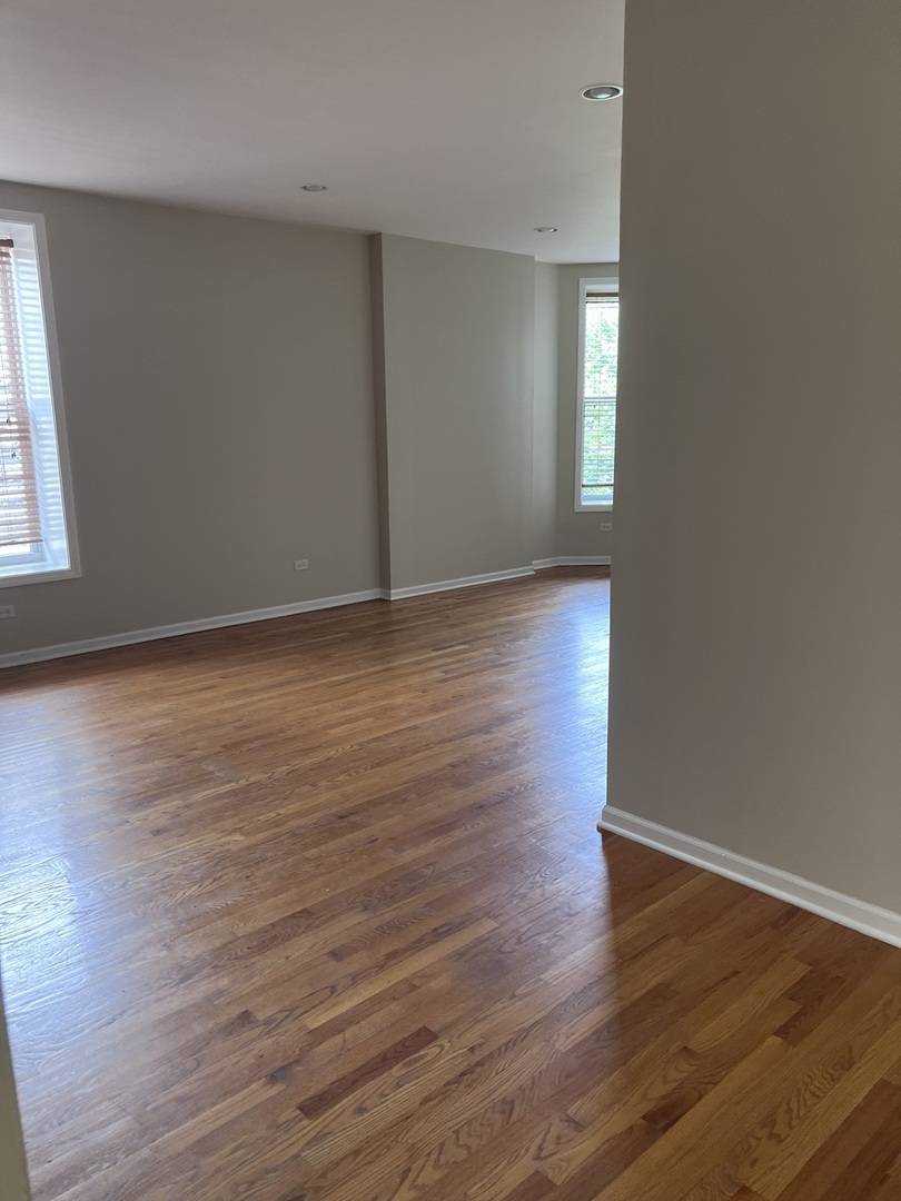 Chicago, IL 60653,3610 S Prairie Avenue #3