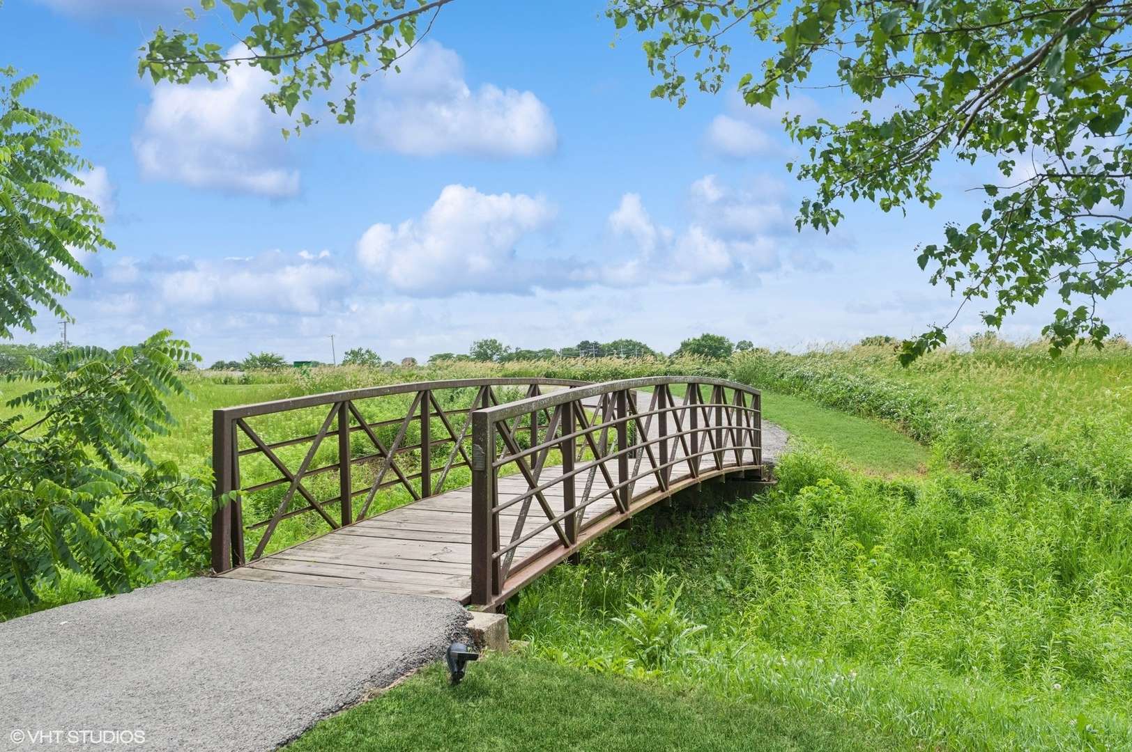 Schaumburg, IL 60173,522 E Algonquin Road #309A