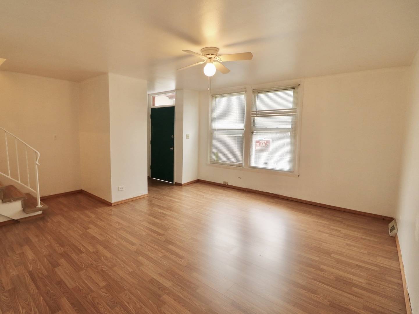 Des Plaines, IL 60018,1370 FARGO Avenue #E