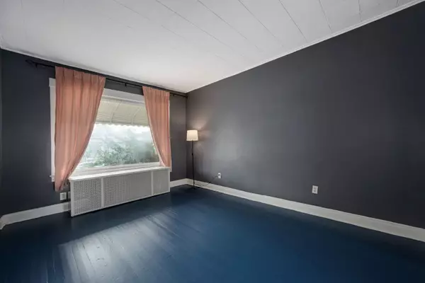 Chicago, IL 60651,836 N Harding Avenue