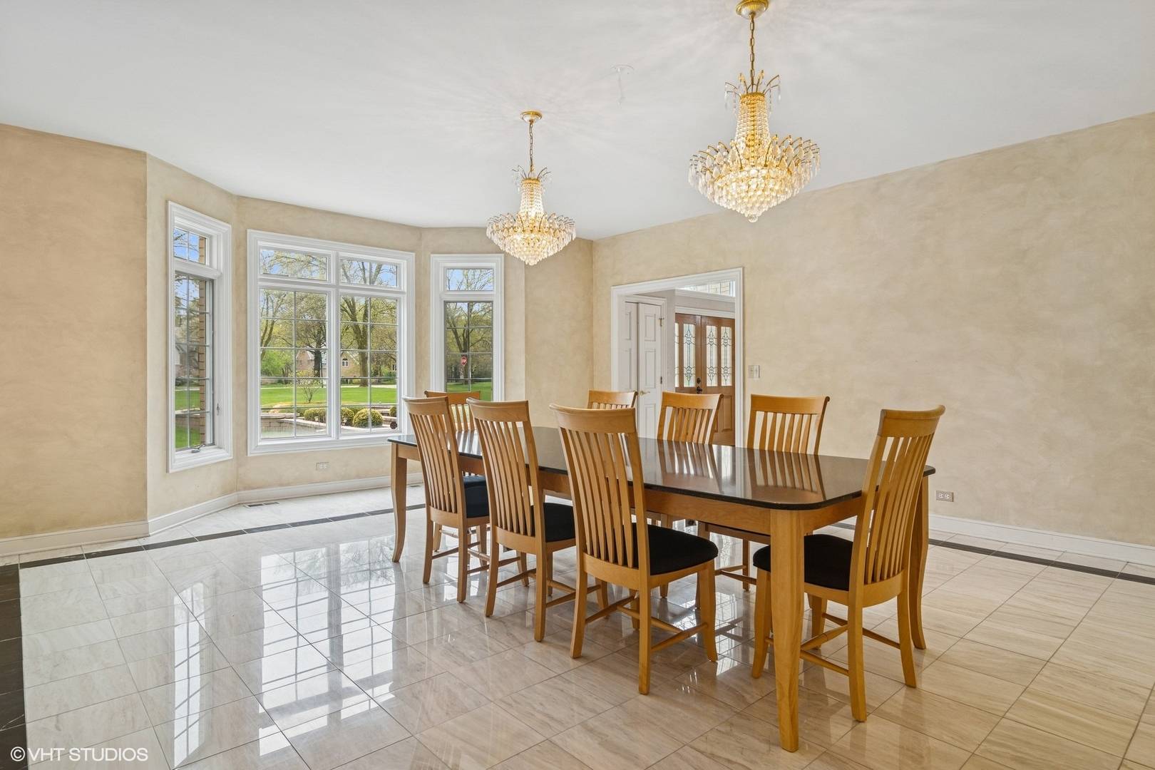South Barrington, IL 60010,16 Forest Lane