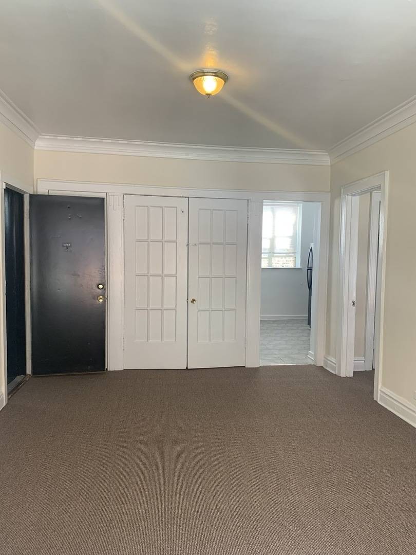 Chicago, IL 60615,5172 S King Drive #2