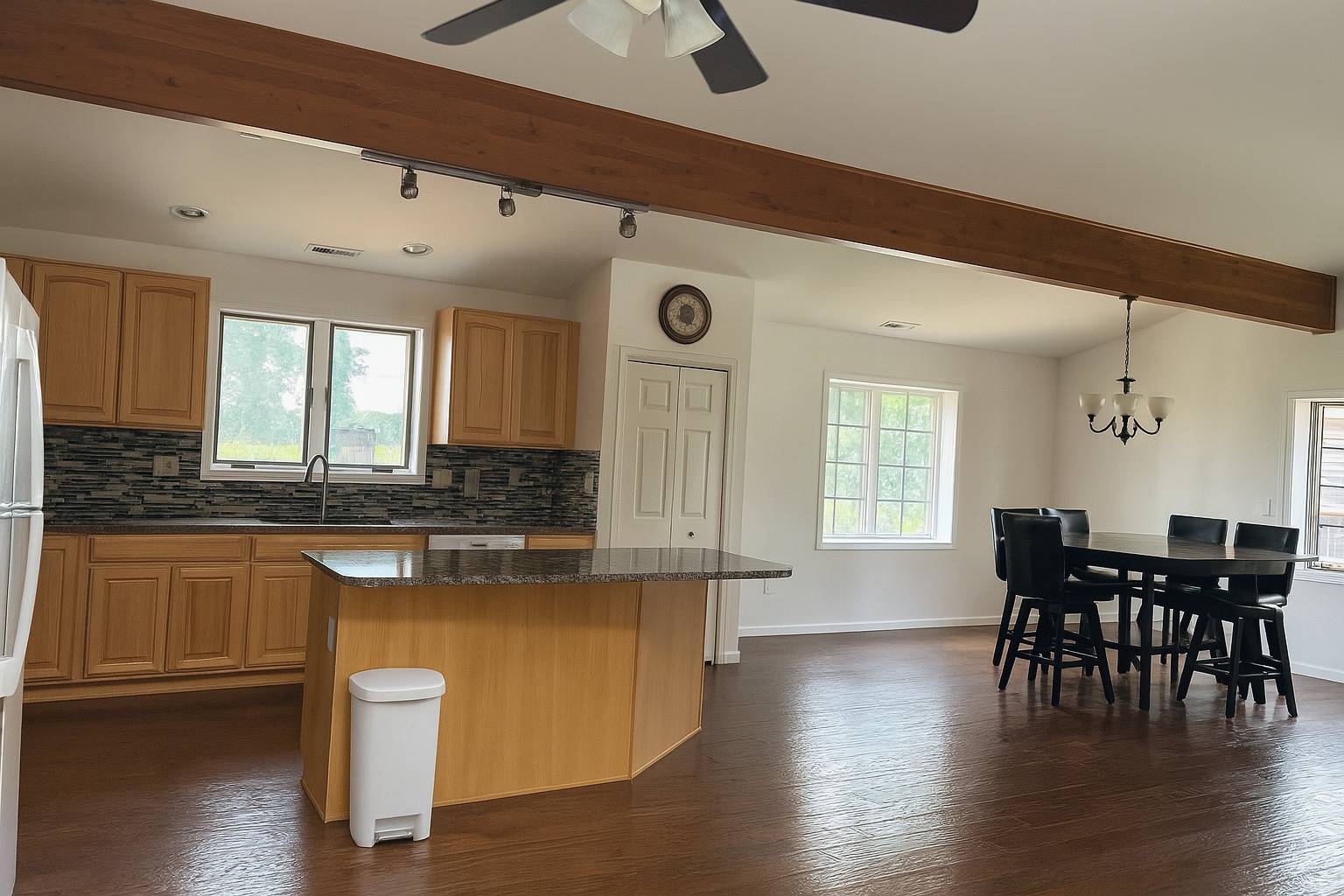 Beecher, IL 60401,27555 S Forest View Lane