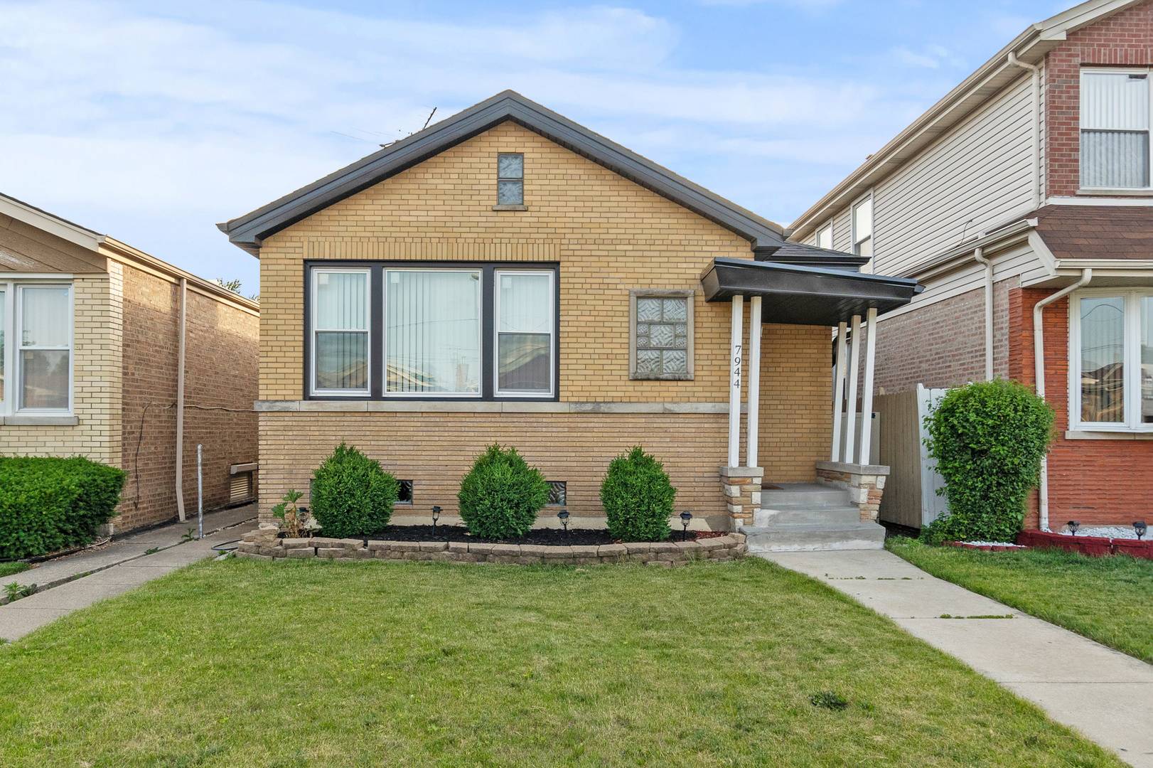 7944 S Whipple Street, Chicago, IL 60652