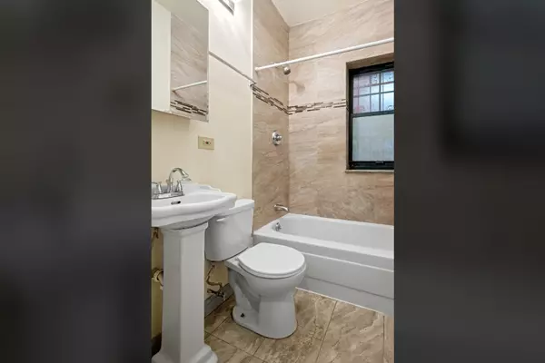 Chicago, IL 60626,7035 N Sheridan Road #G