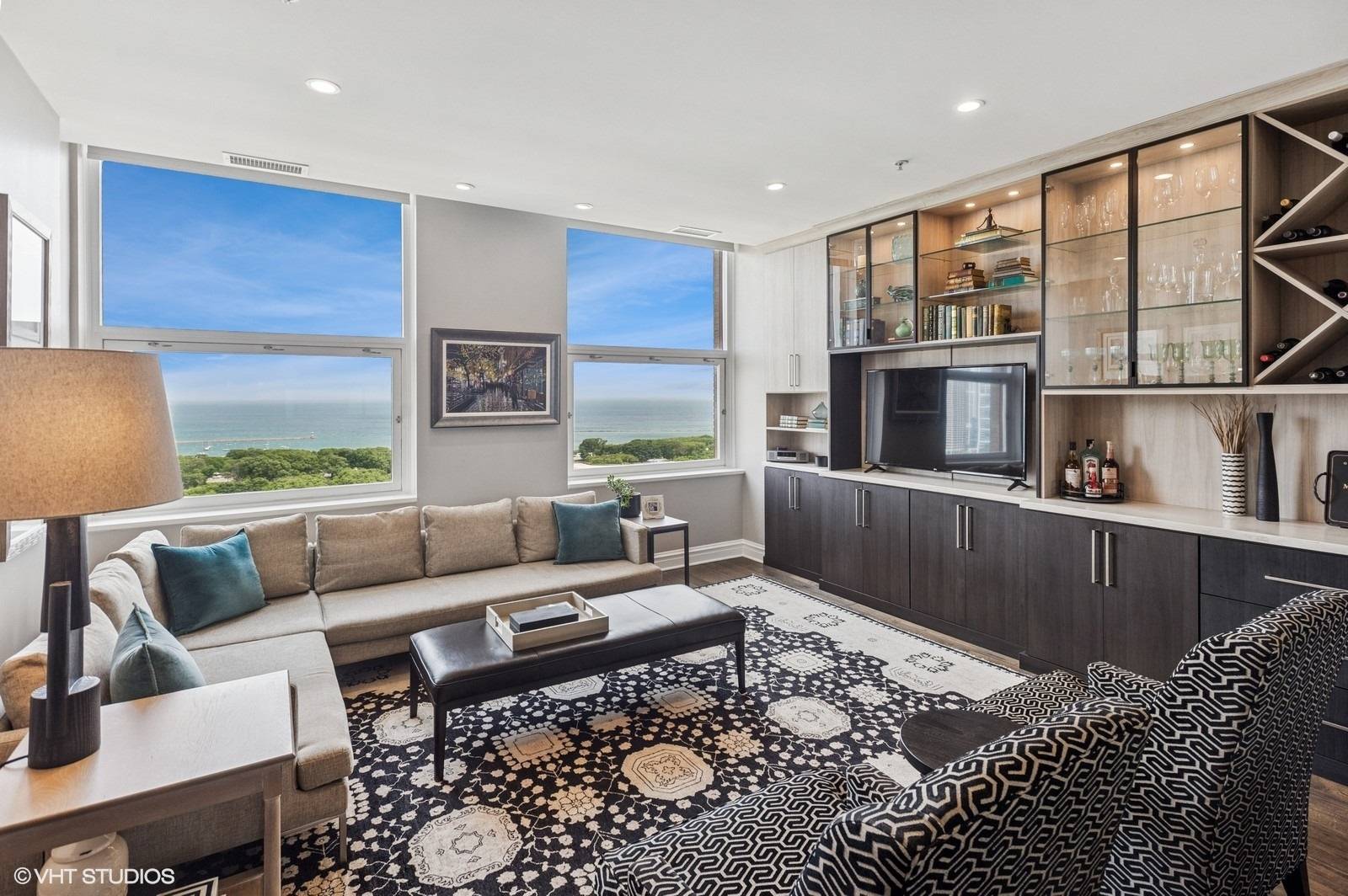 Chicago, IL 60604,330 S MICHIGAN Avenue #1607