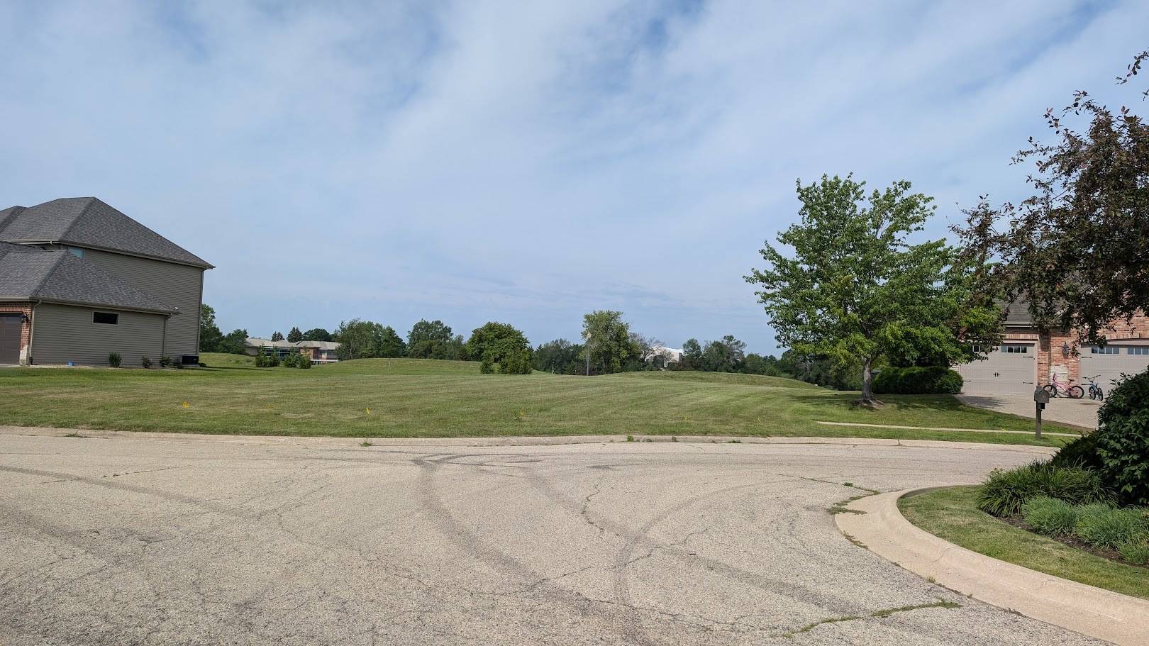 Rockford, IL 61107,906 Tivoli Drive