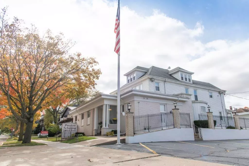 Dixon, IL 61021,213 Crawford Avenue