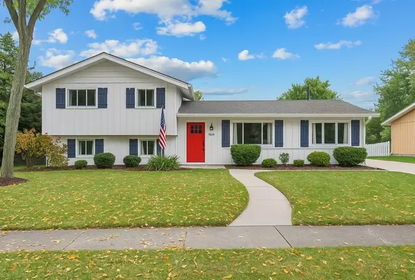 Schaumburg, IL 60193,1614 Kingston Lane