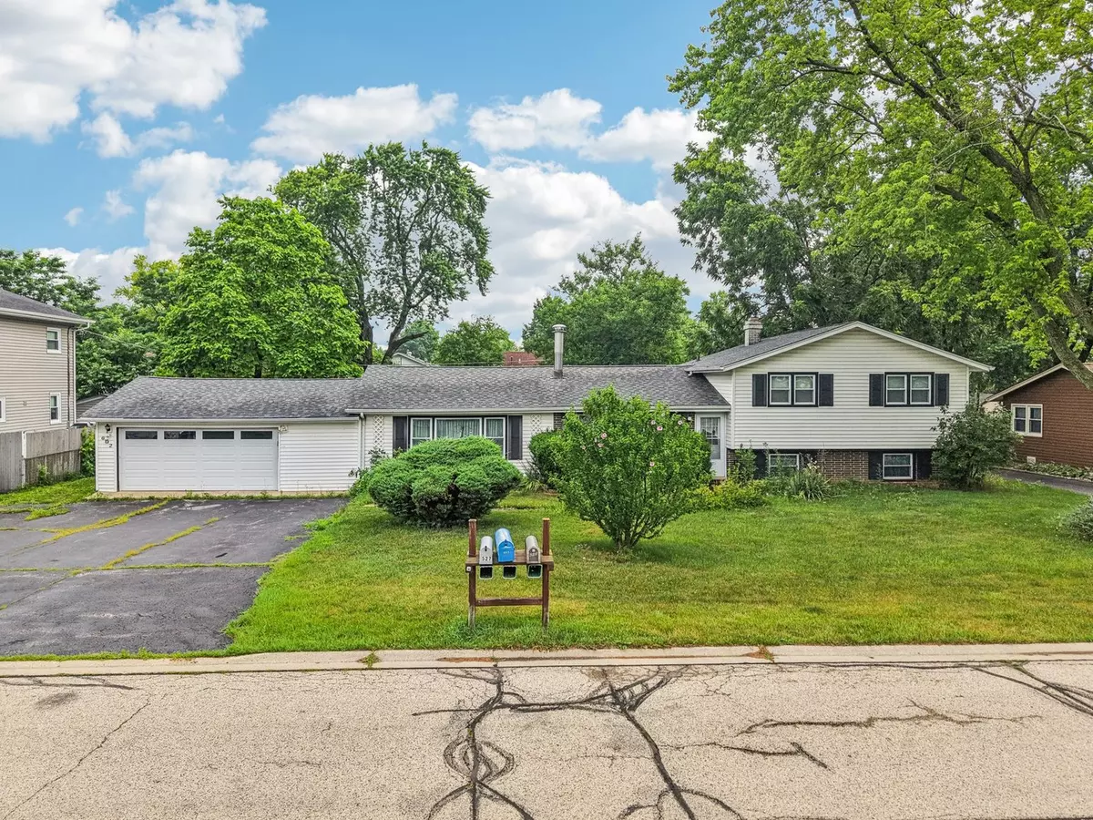Round Lake Beach, IL 60073,602 Daisy Lane