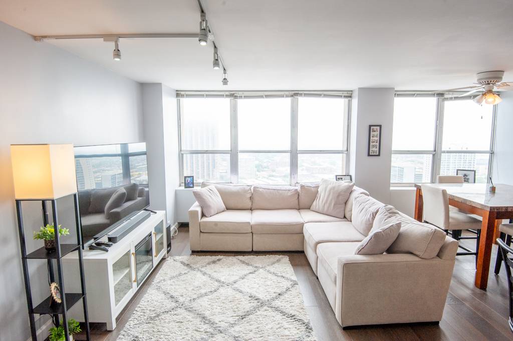 Chicago, IL 60613,655 W IRVING PARK Road #3113