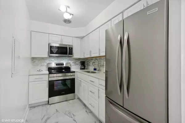 Chicago, IL 60660,5950 N Kenmore Avenue #306