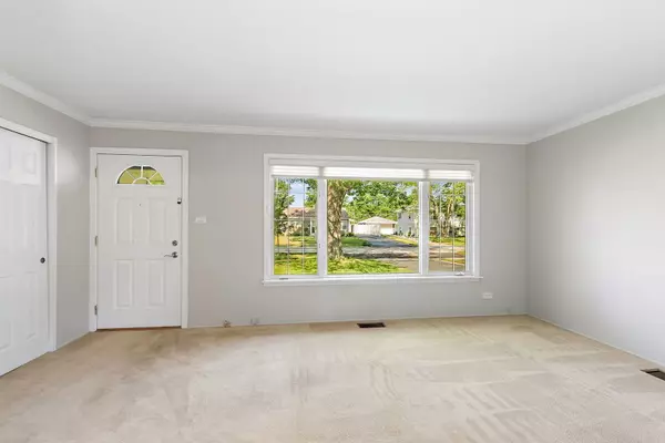 Rolling Meadows, IL 60008,3304 Bobolink Lane