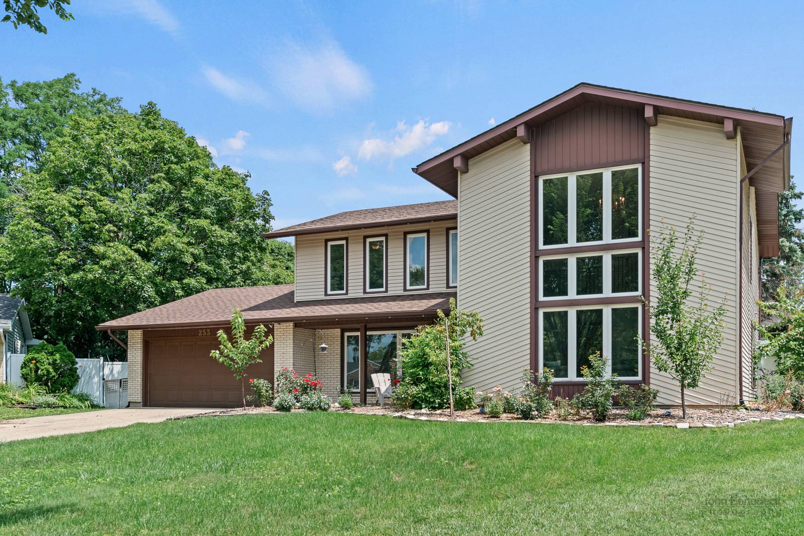 253 Fremont Court, Bloomingdale, IL 60108