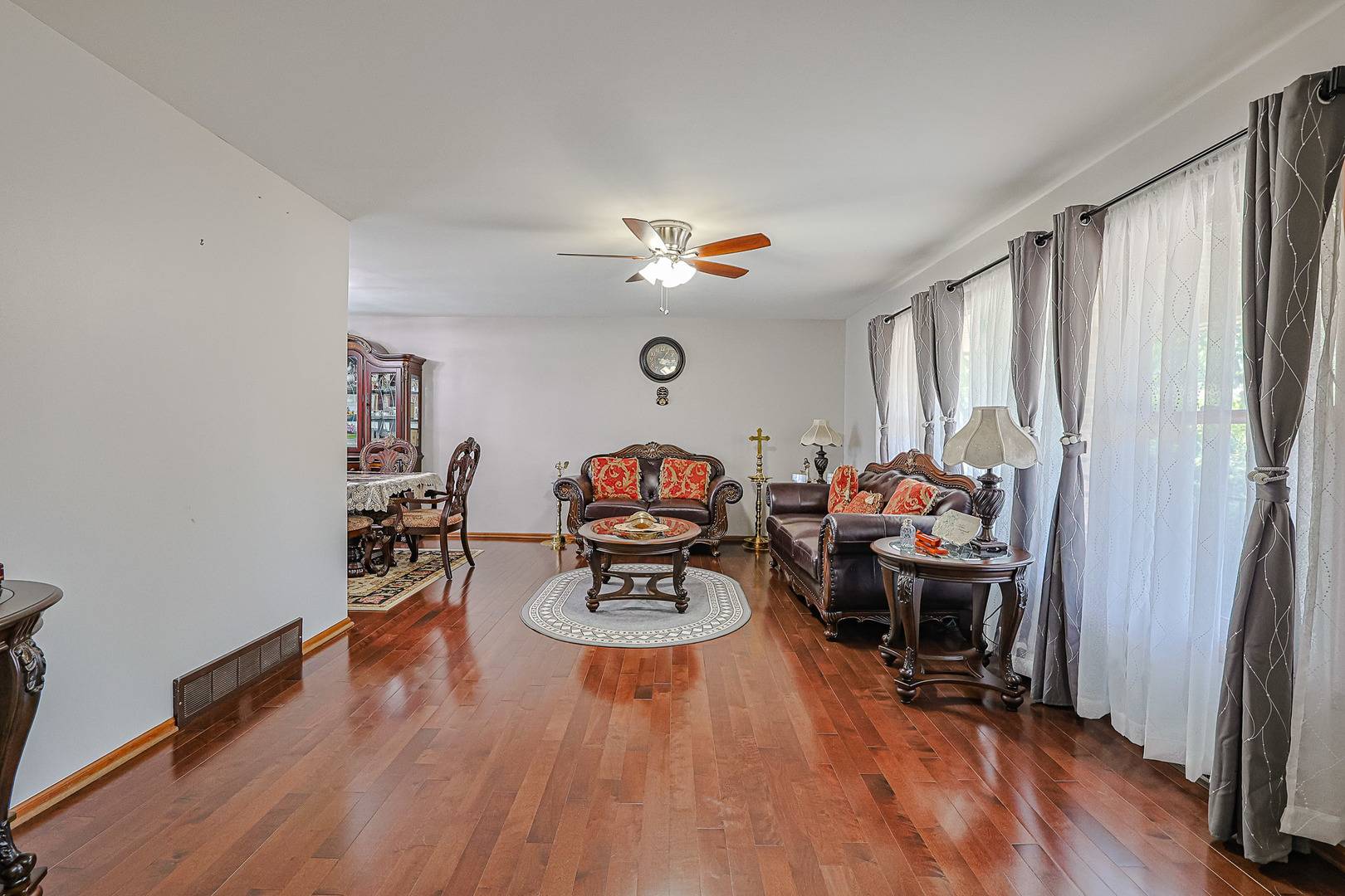 Mount Prospect, IL 60056,1008 S Beechwood Drive