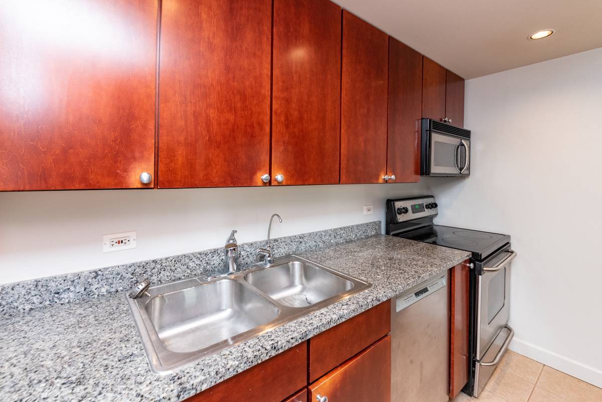 Chicago, IL 60611,30 E Huron Street #904