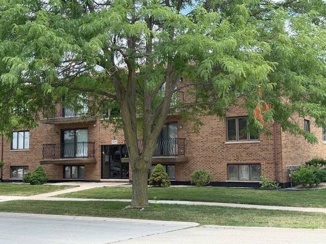 8659 Meade Avenue #1S, Burbank, IL 60459