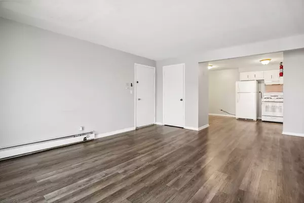 Hanover Park, IL 60133,2500 Mark Thomas Lane #9B