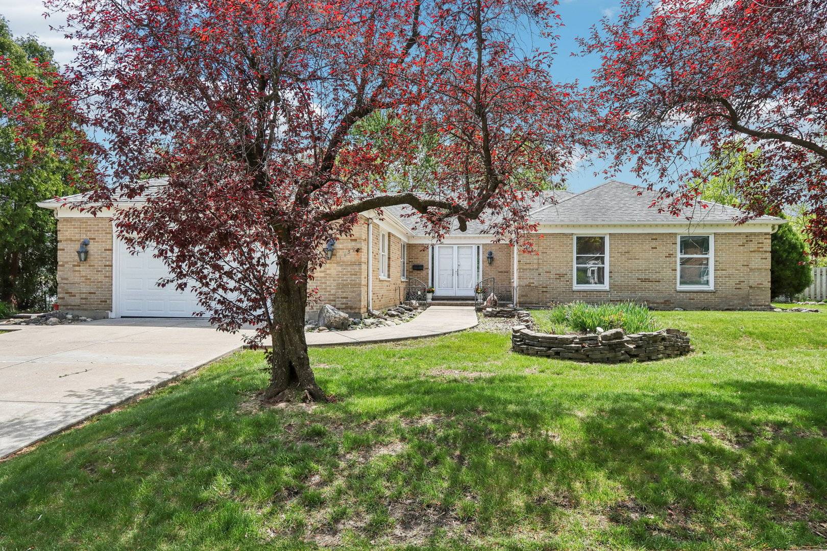 Palatine, IL 60067,1139 W Illinois Avenue