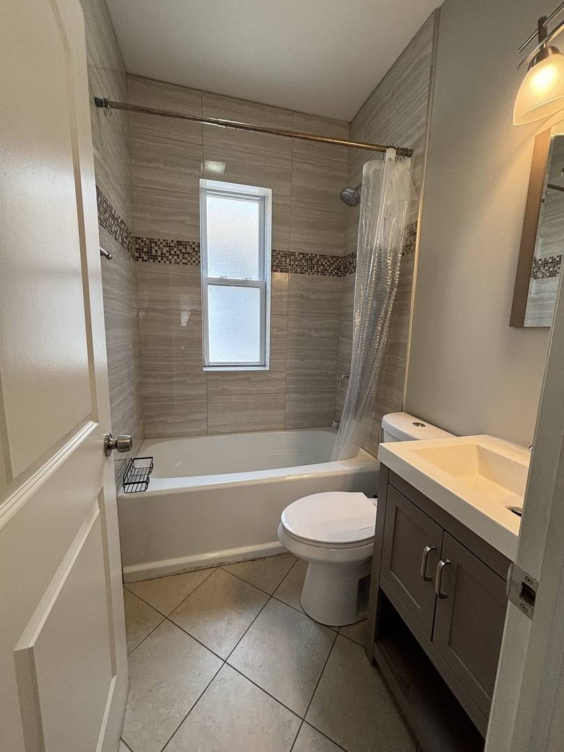 Chicago, IL 60639,1635 N Meade Avenue #2