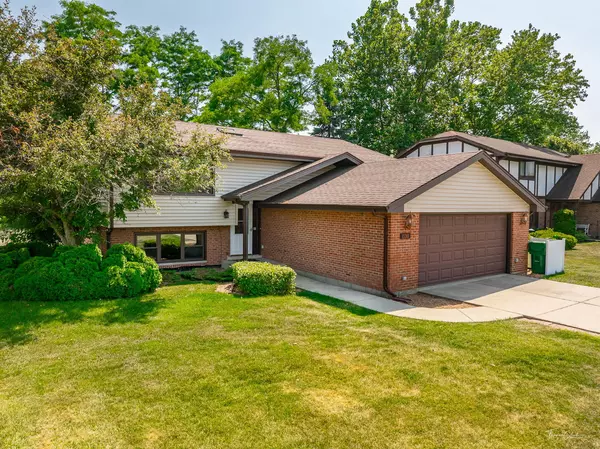 Homer Glen, IL 60491,13301 Maverick Trail