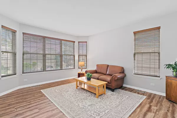 St. Charles, IL 60174,806 VIEWPOINTE Drive