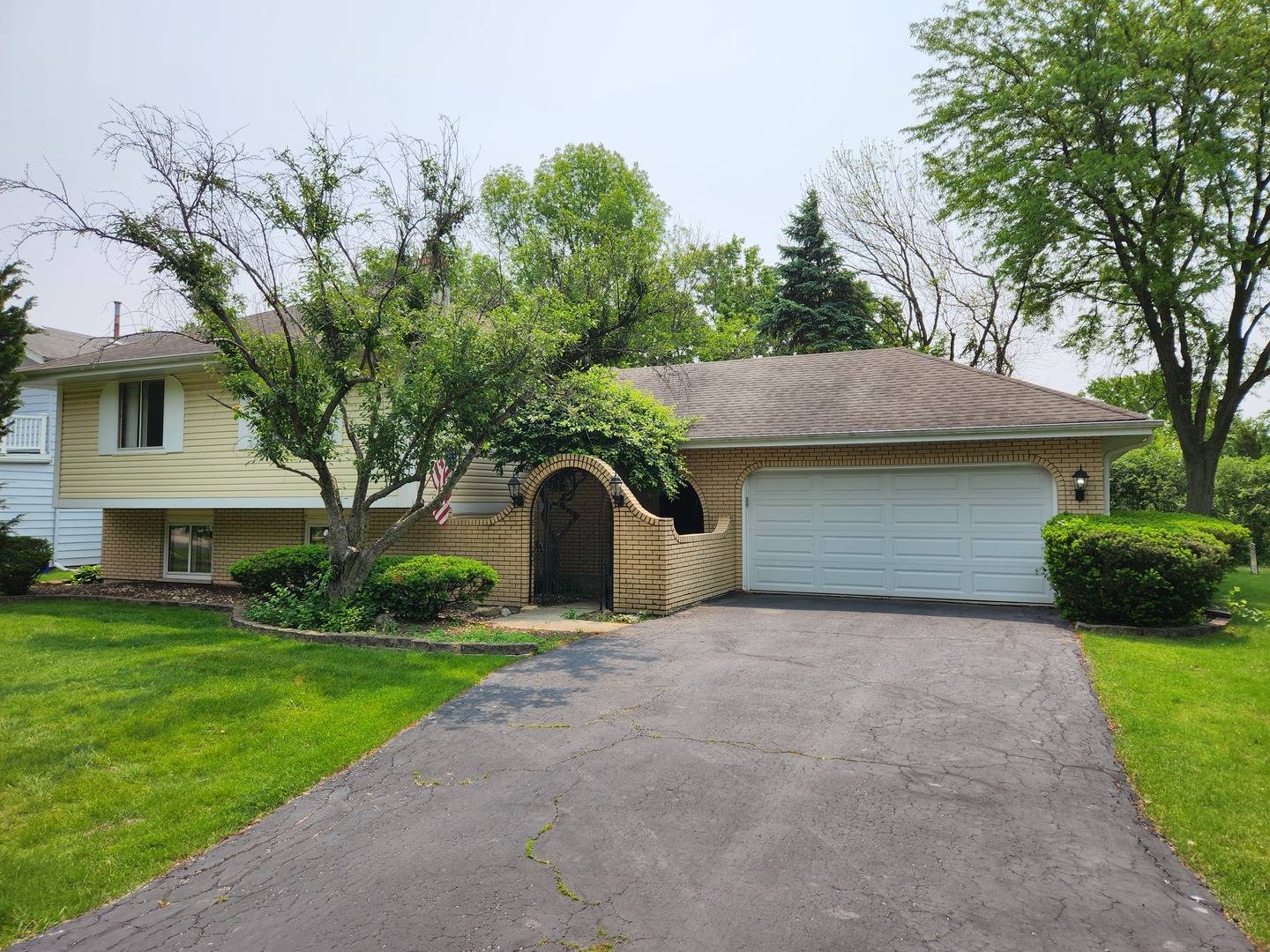 Downers Grove, IL 60515,3273 Drew Street