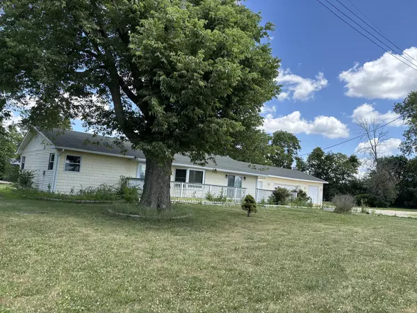 Armstrong, IL 61812,3667 ARTHESIA E Street