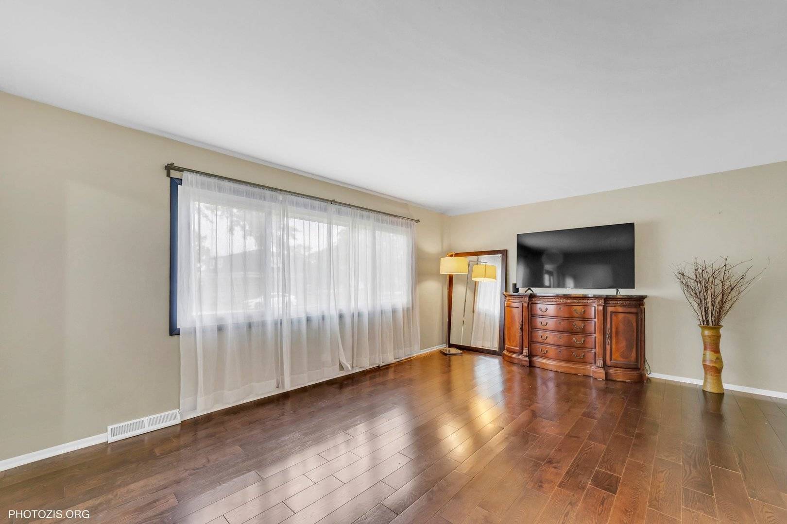 Des Plaines, IL 60016,445 Kinkaid Court