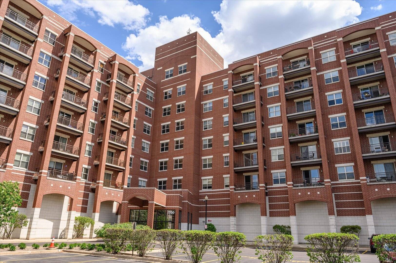 1700 Riverwoods Drive #520, Melrose Park, IL 60160
