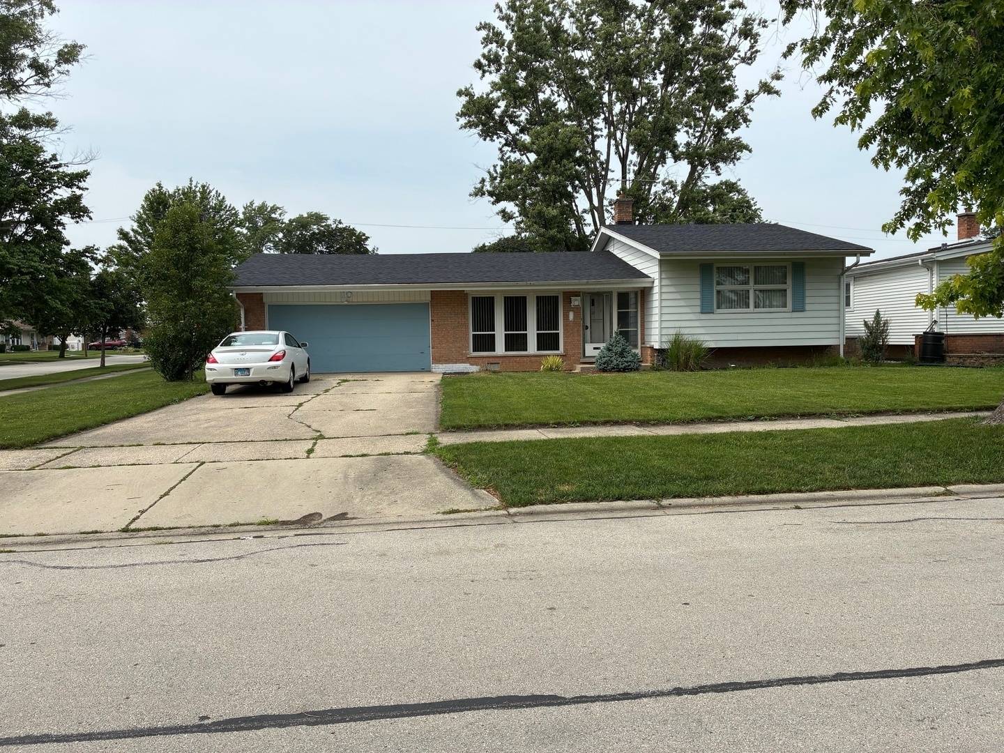 10 Lombard Circle, Lombard, IL 60148