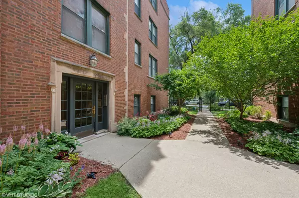 Chicago, IL 60625,3120 W Carmen Avenue #3