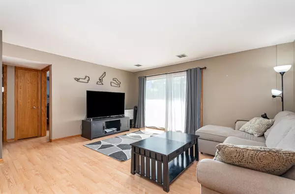 Oak Lawn, IL 60453,4827 W 109th Street #203