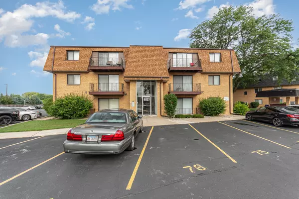 Oak Lawn, IL 60453,4827 W 109th Street #203